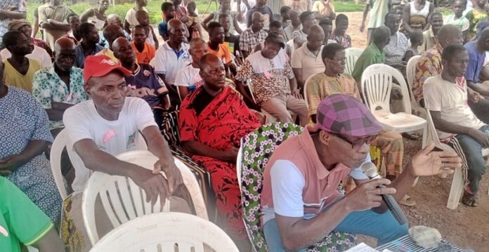 Photo-sensibilisation-des-planteurs-danacarde-sak-825x425